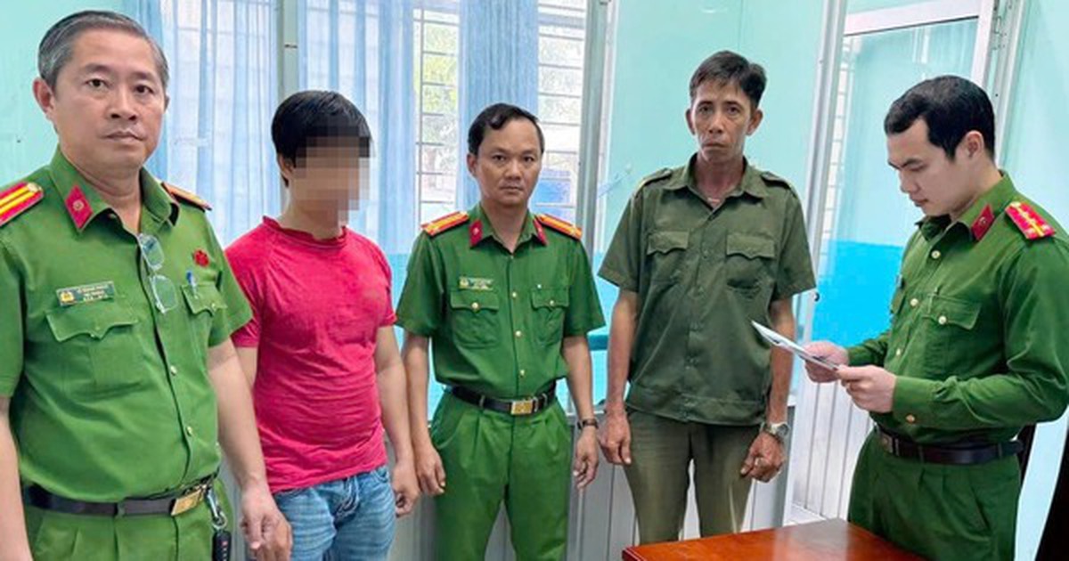 Phá đường dây sản xuất hơn 27.000 chai dầu gió giả, bắt tạm giam 2 người
