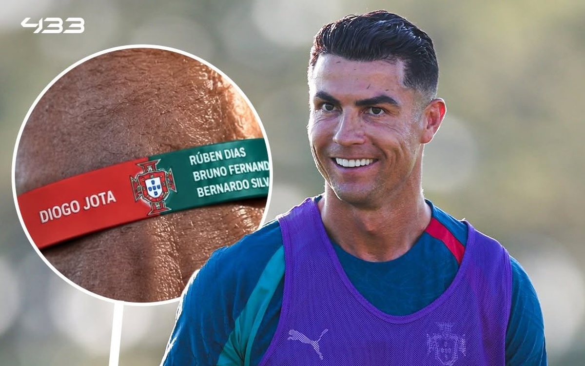 Cristiano Ronaldo e os craques de Portugal usam pulseiras especiais em homenagem a Diogo Jota durante o treino que antecede a estreia na Copa do Mundo