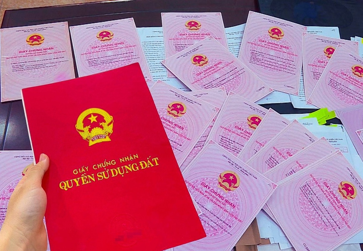 Công an cảnh báo chiêu lừa liên quan đến sổ đỏ: Có người bị chiếm đoạt tới 4,9 tỷ đồng