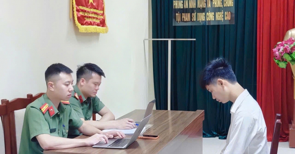 Công an làm việc với Tiktoker “Khuê Ơi Dậy đi”