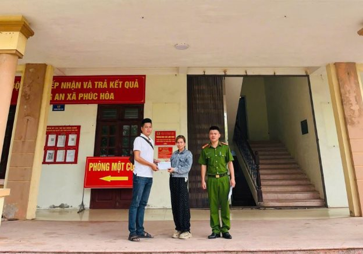 Công an điều tra giao dịch chuyển khoản 264.908.000 đồng từ Techcombank tới tài khoản MB của người phụ nữ SN 1978, một người đàn ông SN 1992 có liên quan