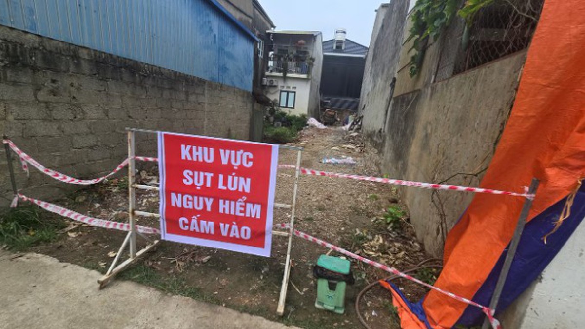 Sau tiếng động lớn giữa trưa, "hố tử thần" sâu 4m xuất hiện ở khu dân cư Thái Nguyên: Chuyên gia nói gì?