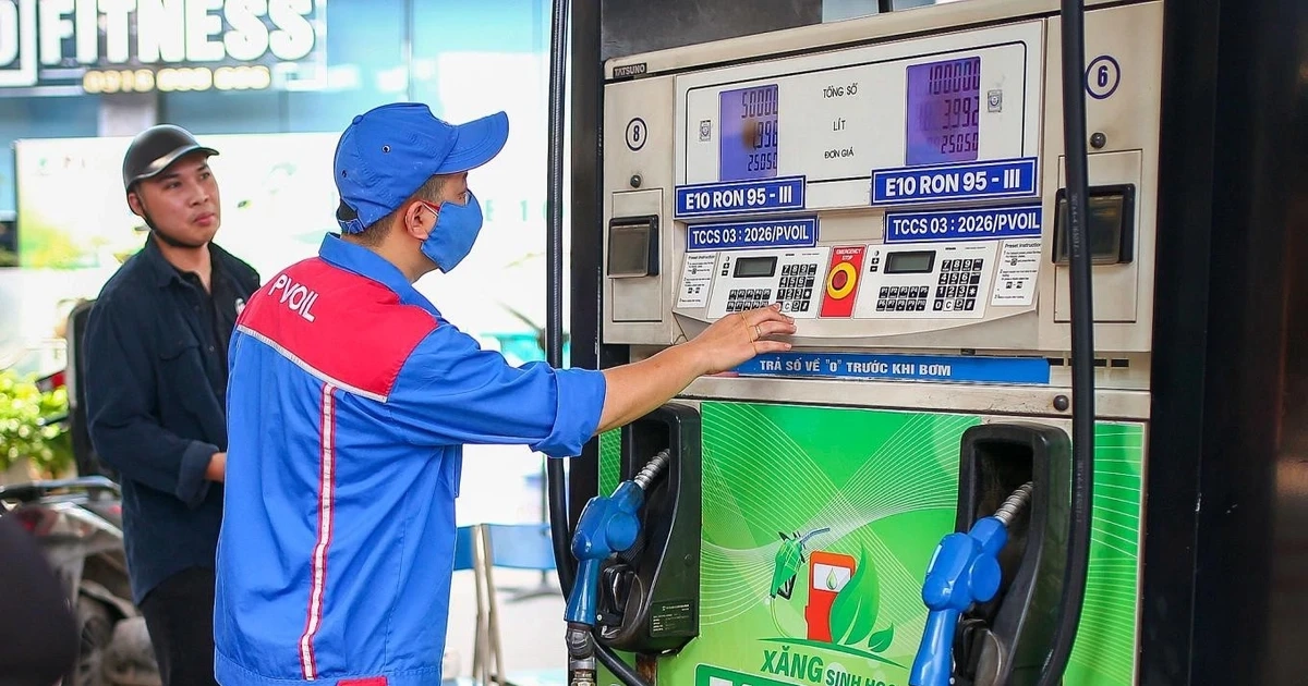 Giá xăng dầu đồng loạt giảm mạnh