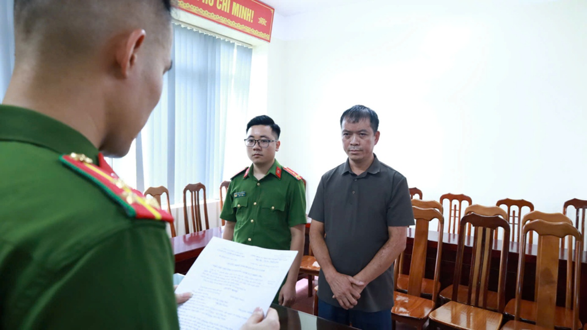 Ra quyết định khởi tố thợ ốp gỗ Lê Xuân Khang SN 1975