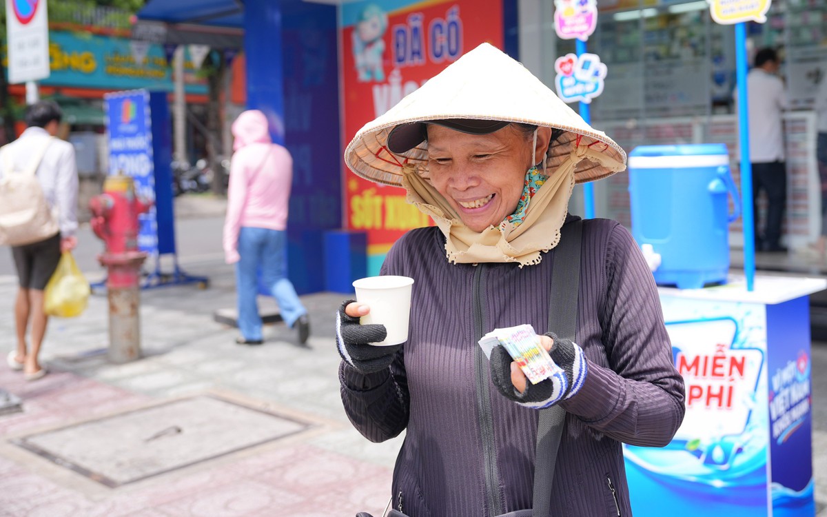 Từ hôm nay, người dân cả nước có thêm hơn 1.000 điểm giải nhiệt và chăm sóc sức khỏe miễn phí tại Long Châu