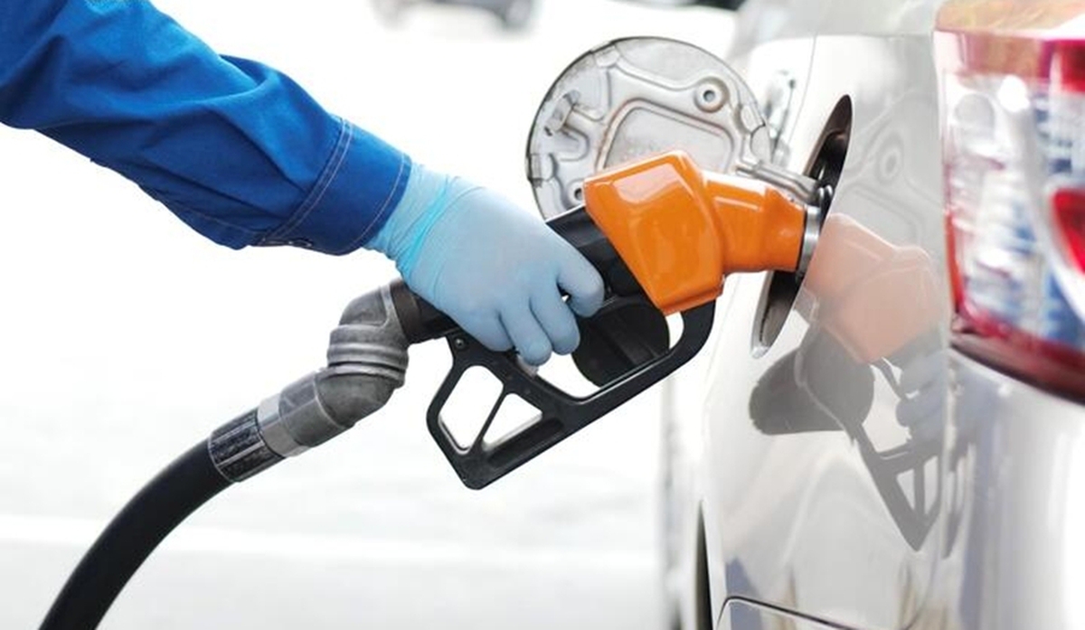 Giá xăng dầu tiếp tục giảm từ chiều nay, E10 cũng hạ hơn 1.300 đồng/lít
