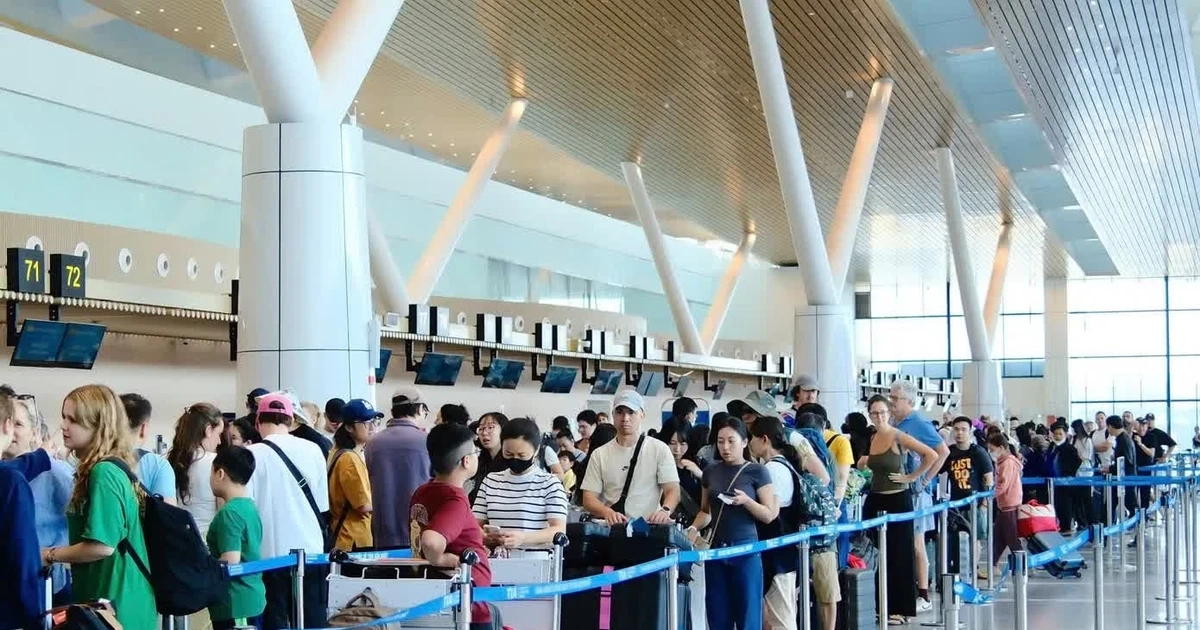 Dự báo hơn 9 triệu khách qua sân bay Tân Sơn Nhất mùa hè này
