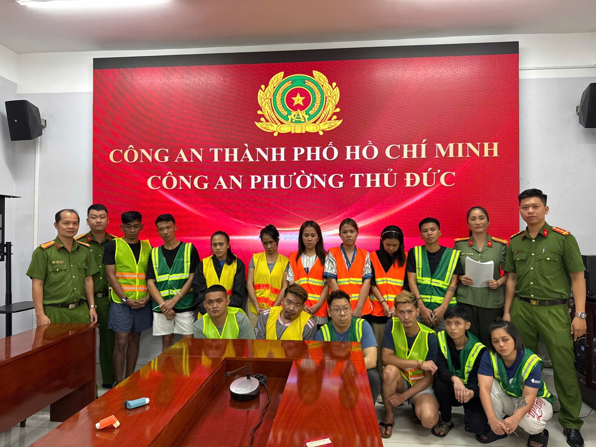 Đột kích "đại bản doanh" lừa đảo xuyên biên giới ở TP.HCM, khui ra ổ nhóm 18 người nước ngoài “bay lắc”