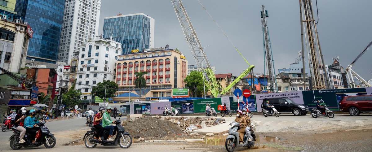 Cận cảnh công trường Vành đai 1 đoạn Hoàng Cầu - Voi Phục trong giai đoạn nước rút, mục tiêu thông xe trước dịp 2/9