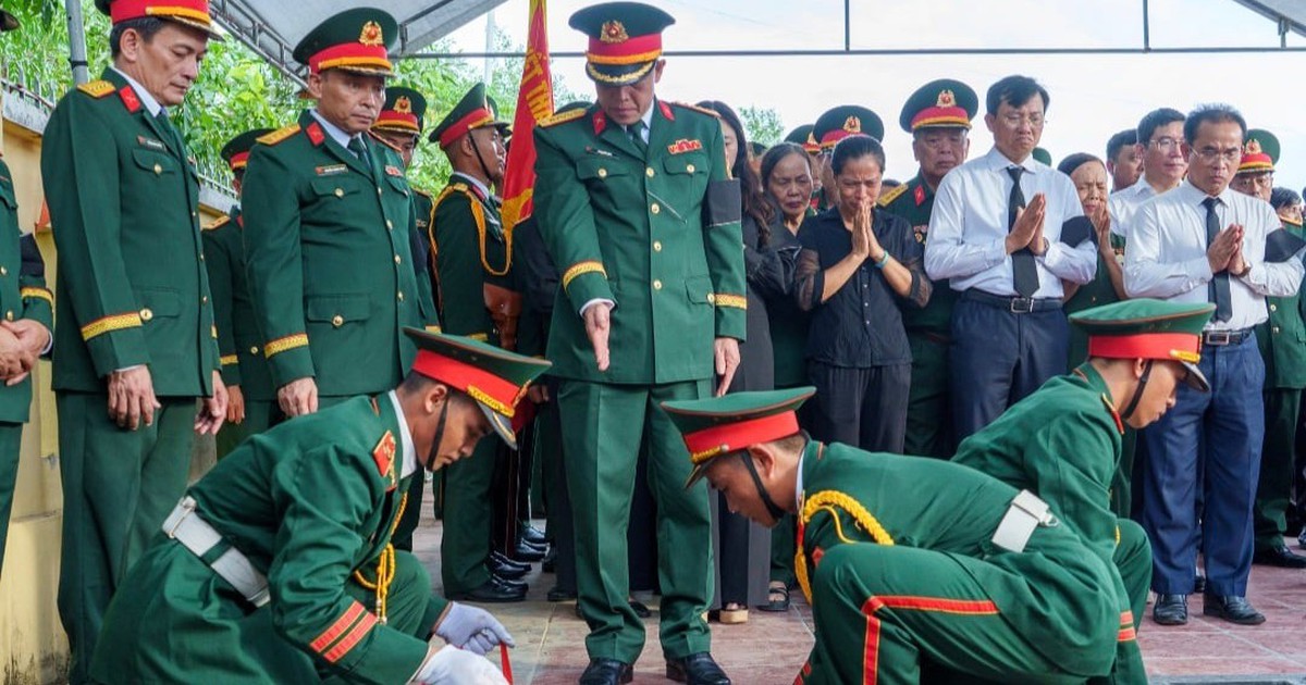 Truy điệu, an táng 5 hài cốt liệt sĩ hy sinh ở hang Đá Sập
