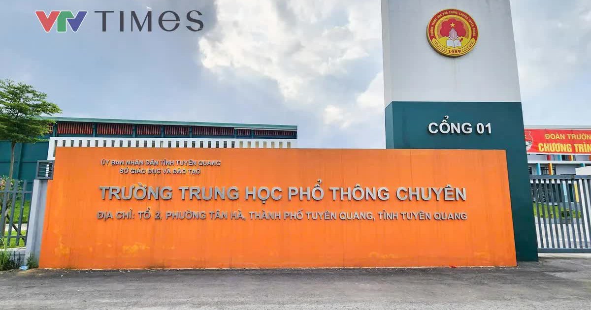 Hiệu trưởng Trường THPT Chuyên Tuyên Quang bị khởi tố trong vụ gian lận thi cử