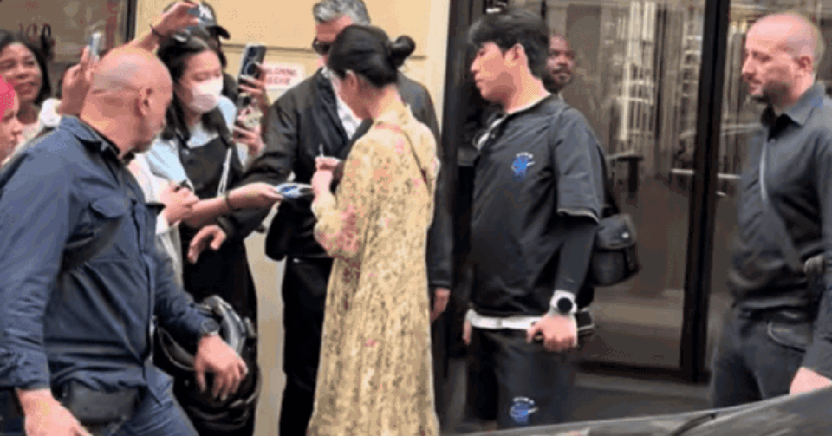 Gương mặt phú quý trời ban