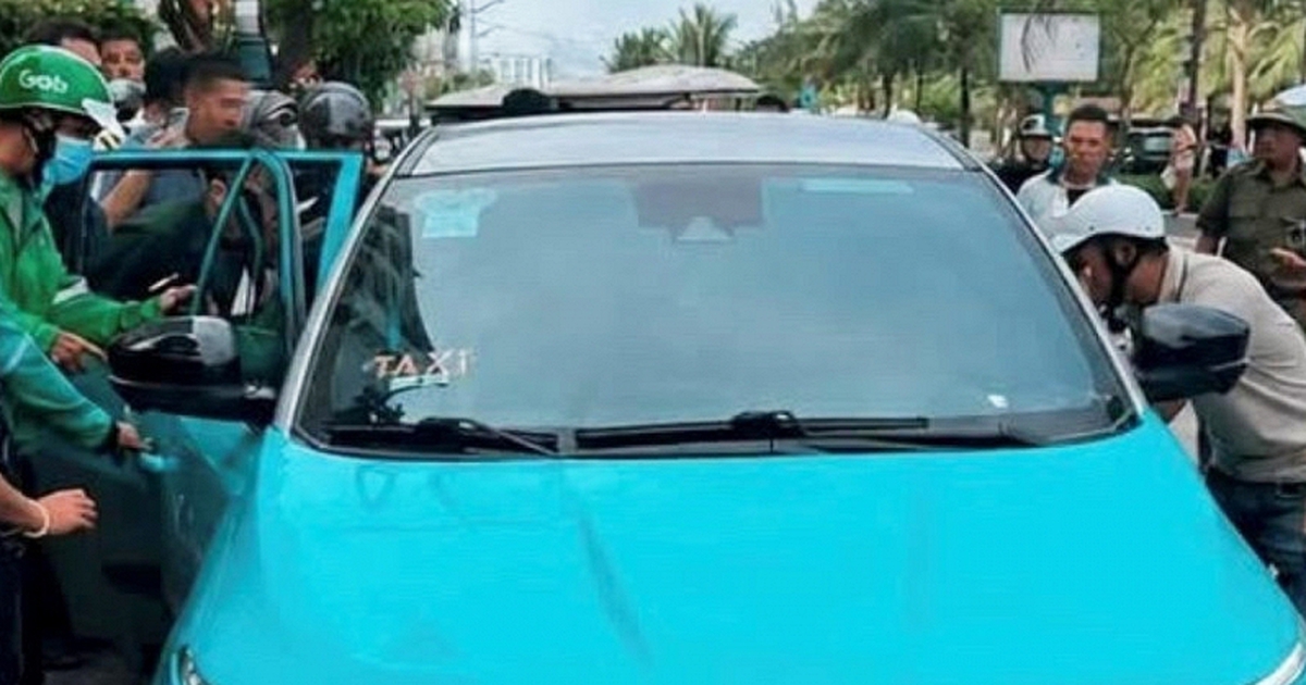 Danh tính tài xế taxi gục trong xe tử vong trong lúc đang đợi khách ở Sầm Sơn