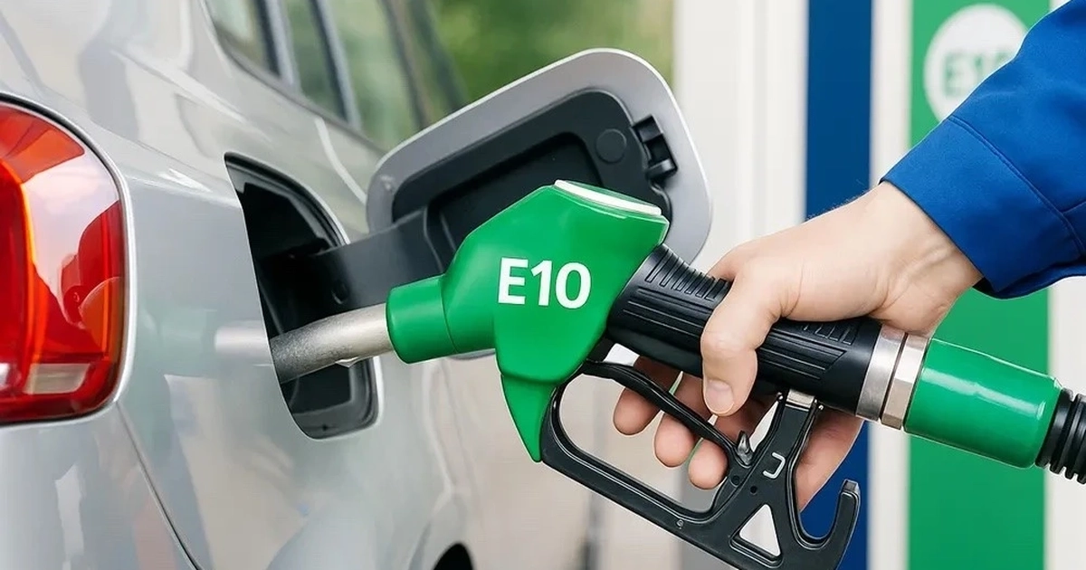 Giá xăng E10 giảm xuống mức hơn 20.000 đồng/lít