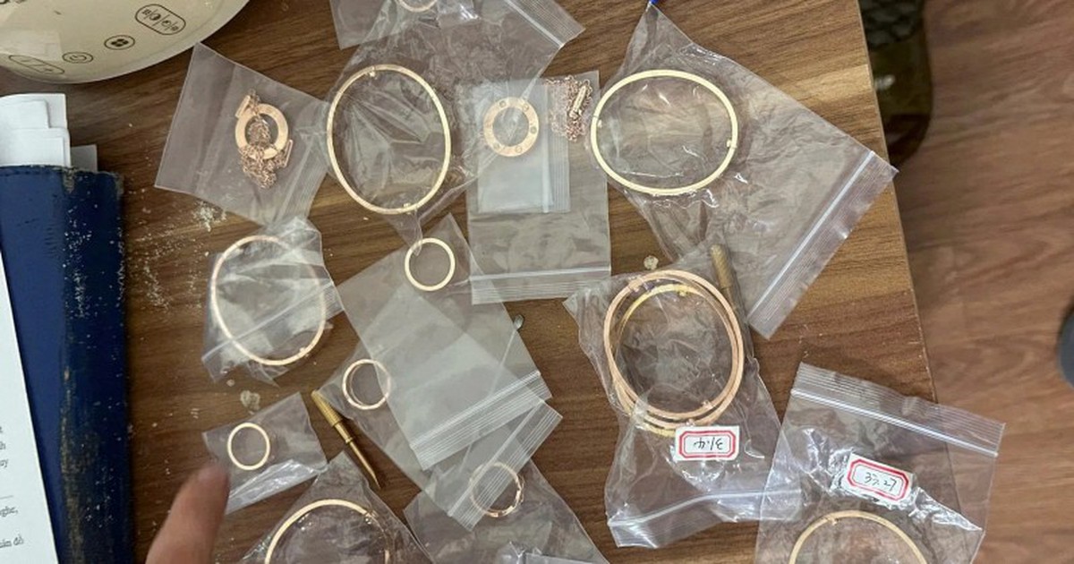 Công an điều tra giao dịch 150 triệu đồng ở một tiệm vàng: 2 người phụ nữ bị bắt