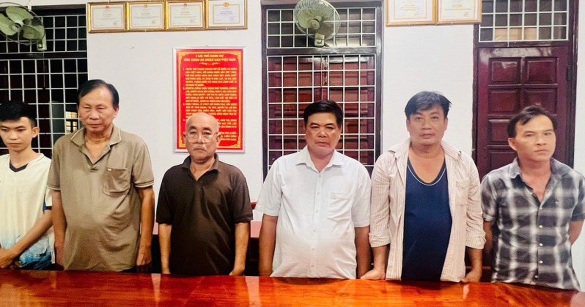 Công an điều tra khoản giao dịch gần 200 triệu đồng trong một ngày, mời 6 người về làm việc