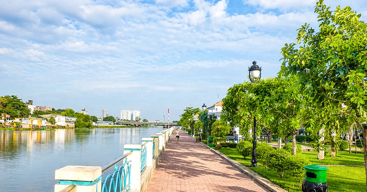 Người phụ nữ ở TPHCM nhảy cầu được cứu, ít giờ sau tử vong dưới sông