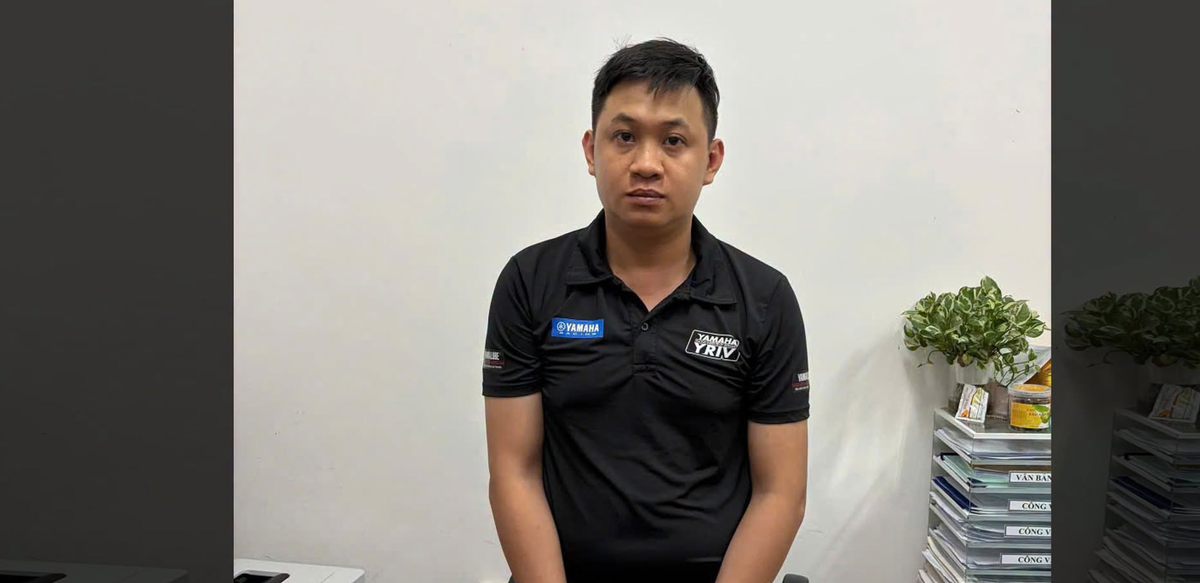 Phát hiện thanh niên ôm ba lô chứa 19 iPhone 17 Pro Max rời khỏi Điện máy Xanh: Khám xét nhà riêng, tạm giữ Lê Việt Cường