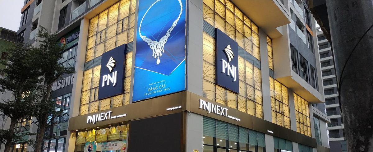 PNJ bất ngờ lỗ gần 300 tỷ quý 2, nắm 4.000 tỷ tiền mặt trước biến cố kim cương