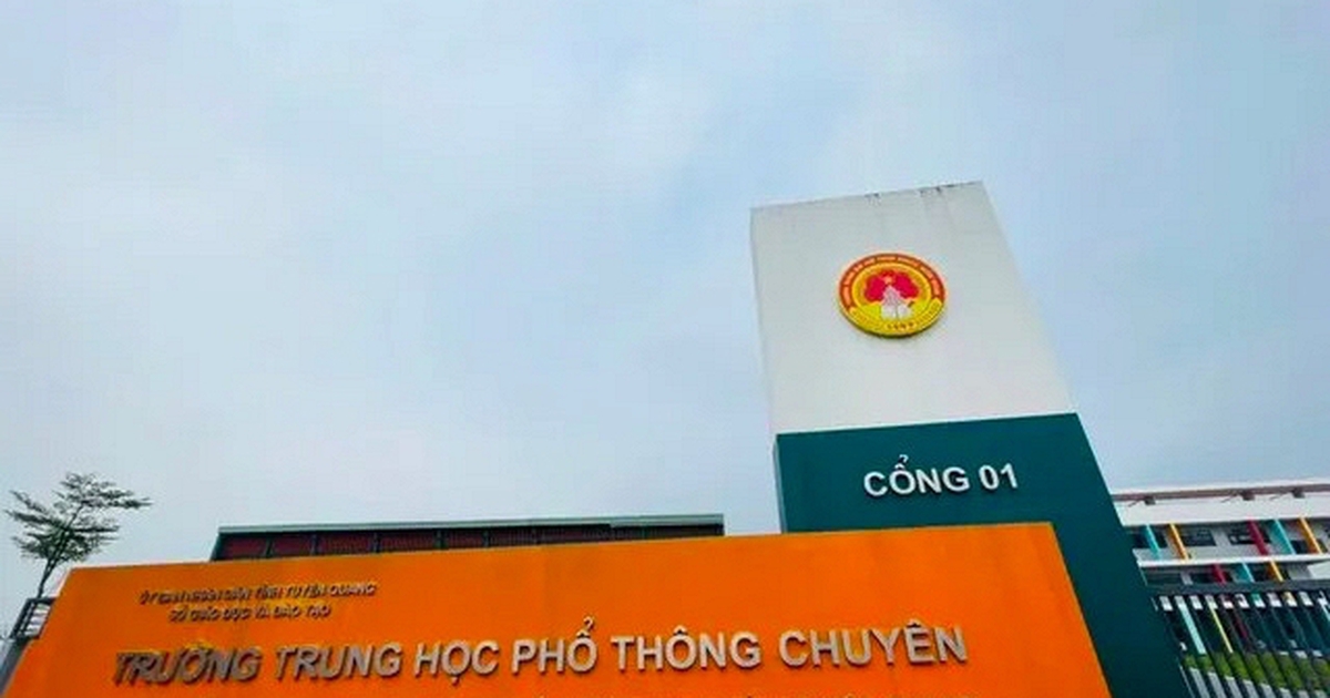 42 giám thị được bố trí ở điểm thi THPT Chuyên Tuyên Quang, tiếp tục điều tra vụ 146 điểm 10 Toán