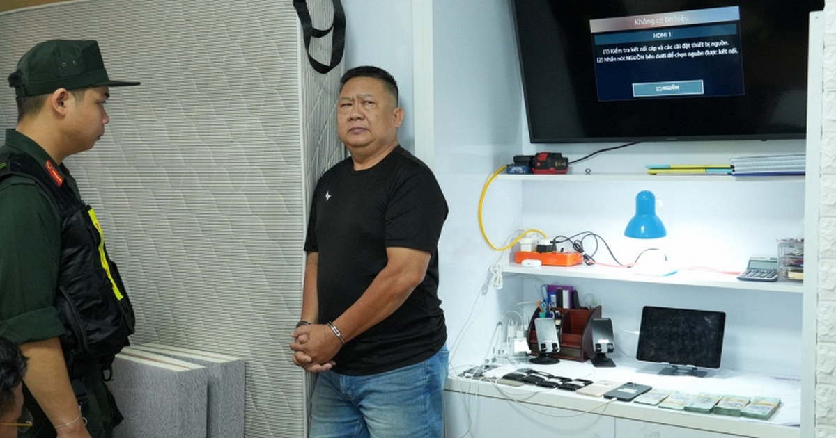 Từ số tiền hơn 1.000 tỷ đồng, công an đồng loạt khám xét khẩn cấp 8 địa điểm, bắt 13 đối tượng