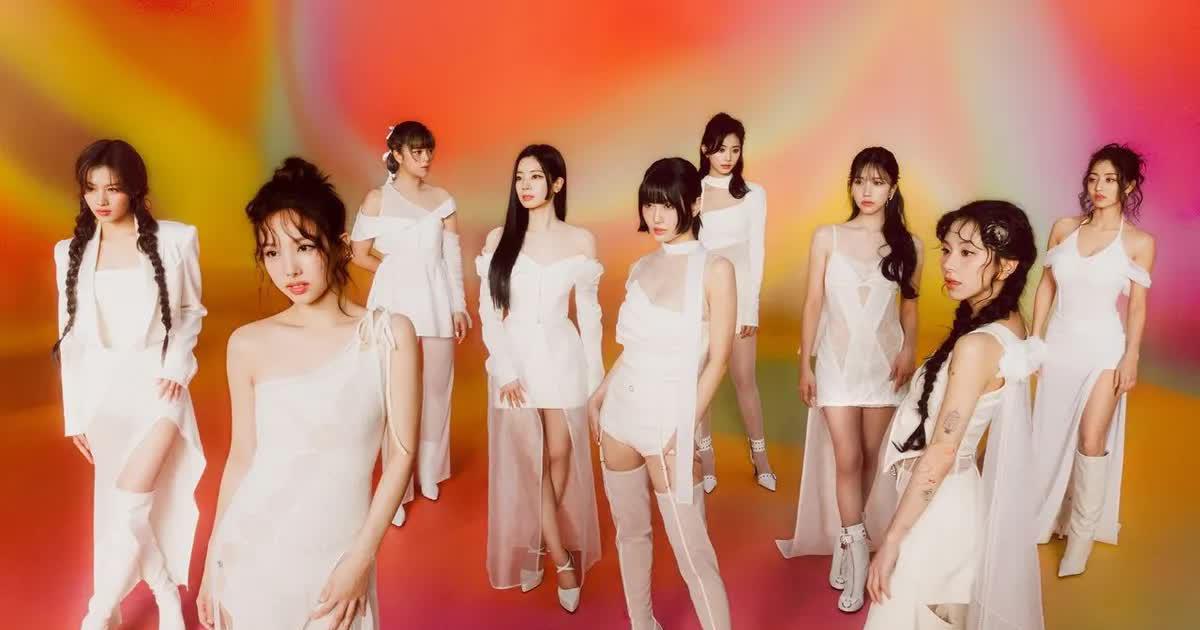 Liệu TWICE có đi theo con đường của BLACKPINK?