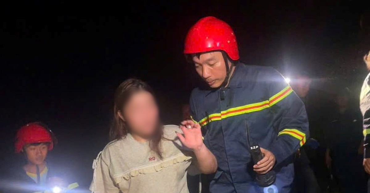 Rơi xuống vực sâu ở bán đảo Sơn Trà khi đang chụp ảnh, nữ sinh viên 19 tuổi được cứu trong đêm