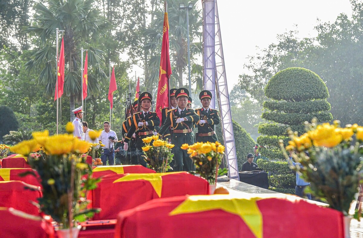 Xúc động lễ truy điệu, an táng hài cốt liệt sĩ tại TP Đồng Nai