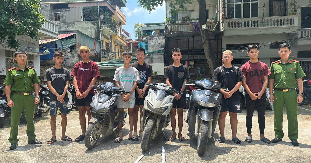 Khởi tố 7 thanh niên cầm kiếm ra đường chém người vô cớ ở Hà Nội