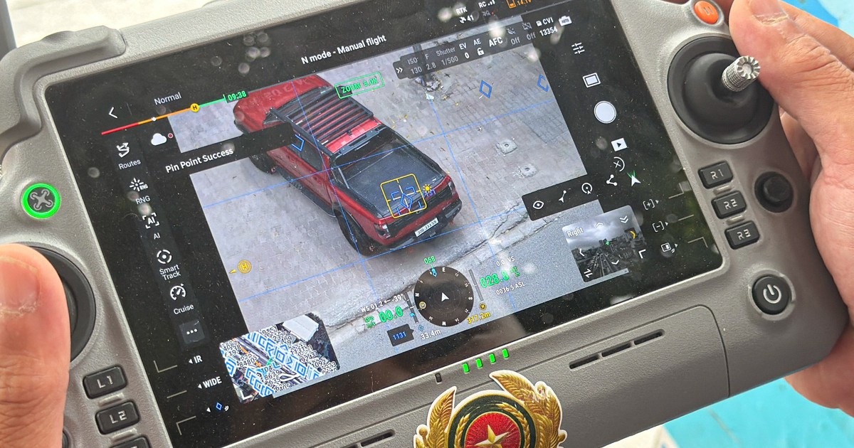 "Mắt thần" UAV giúp CSGT Hà Nội giám sát vi phạm, gỡ ùn tắc