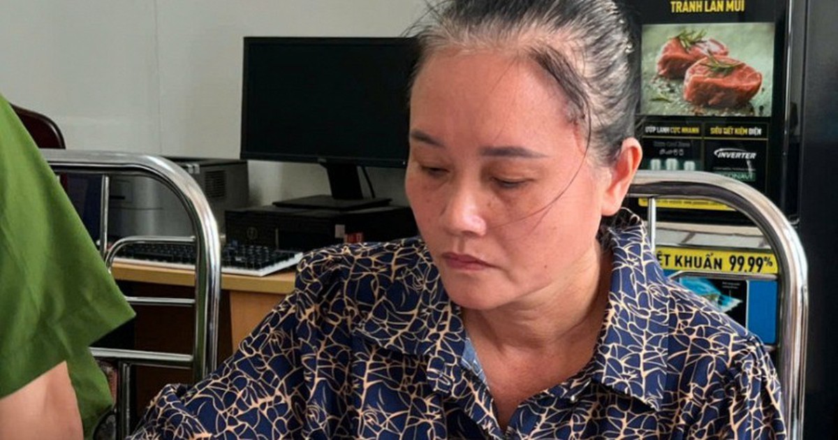 Cựu nhân viên bệnh viện Nguyễn Thị Thu Hà SN 1980 ra đầu thú