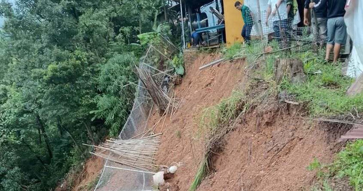 Trường học ở Lạng Sơn sạt lở, vết trượt cách dãy lớp học hơn 6m