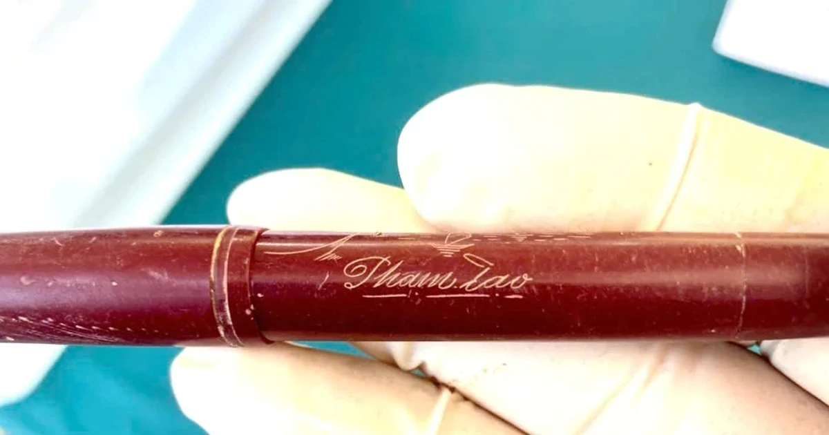 Phát hiện cây bút khắc tên "Phạm Tạo" trong phần mộ liệt sĩ ở Quảng Ngãi