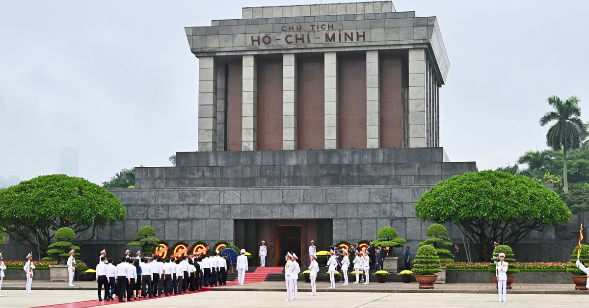 Tặng 45.000 suất quà cho du khách đến thăm Lăng Chủ tịch Hồ Chí Minh dịp 2/9