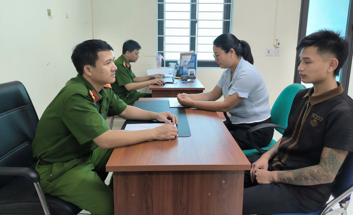 Quyết định khởi tố tài xế taxi Phan Vinh Quang SN 2006