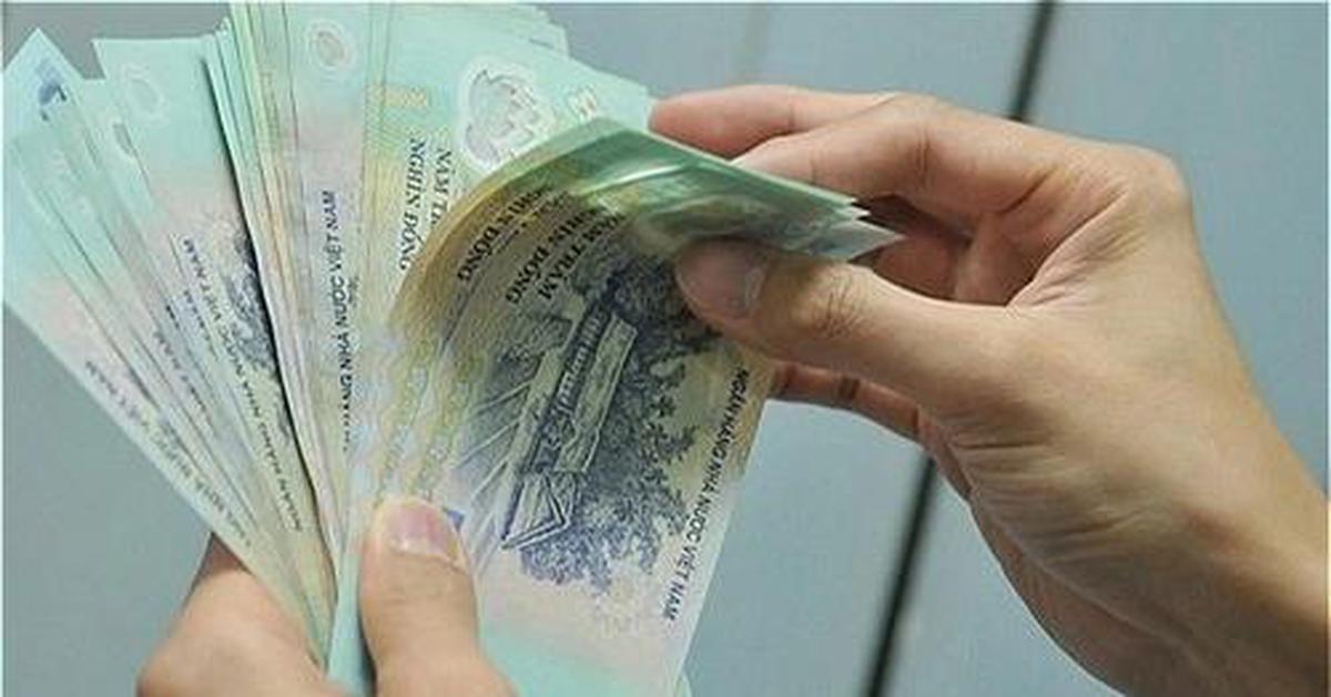 Phát hiện bọc tiền 500.000 đồng buộc dây chun nằm chơ vơ tại Bệnh viện Bạch Mai, đội ngũ bảo vệ lập tức xác minh
