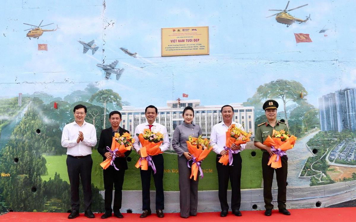Nippon Paint khánh thành bích họa “Việt Nam Tươi Đẹp” chào đón du khách tại Côn Đảo