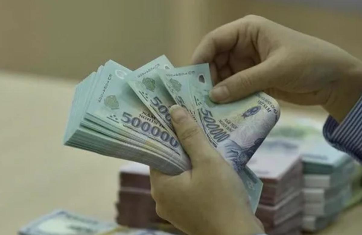 Công an xác minh giao dịch chuyển khoản 35 triệu đồng tới tài khoản người phụ nữ SN 1984, thanh niên SN 2000 được mời tới làm việc