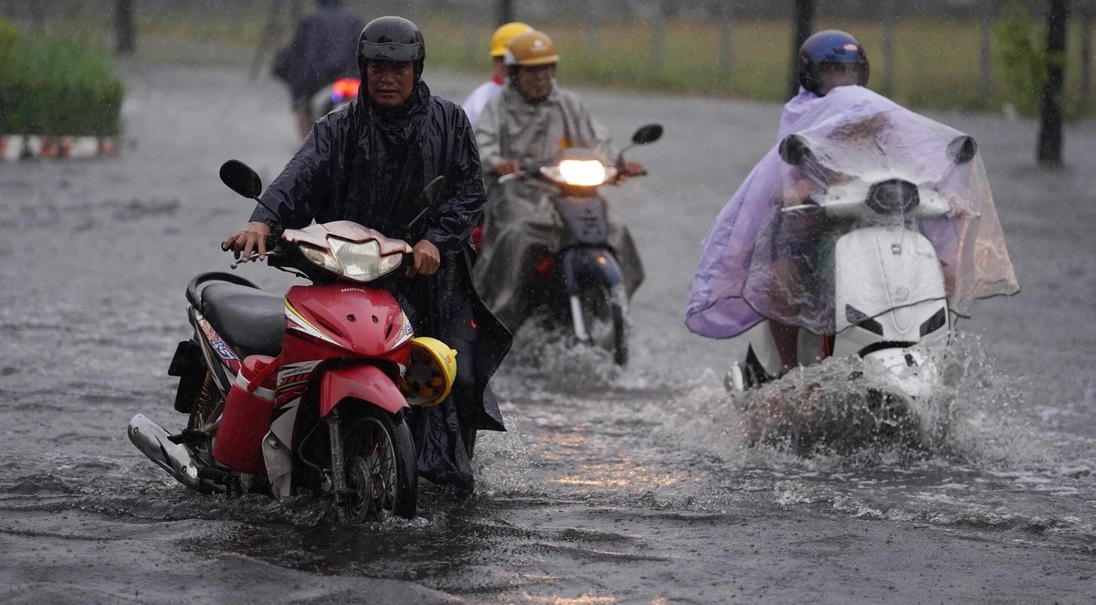 Dự báo thời tiết TP.HCM hôm nay 12/9: Tiếp tục mưa to, đề phòng ngập úng
