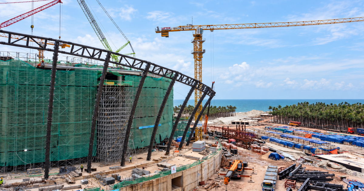 50 cột trụ mang biểu tượng Rồng - Tiên dần lộ diện tại Nhà hát APEC Phú Quốc