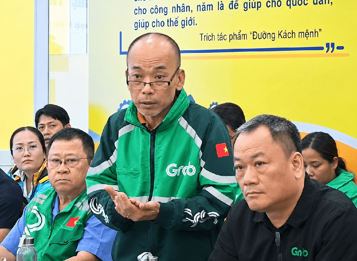 Tài xế Grab: Mỗi 1 km chỉ nhận được 2.500 đồng,...