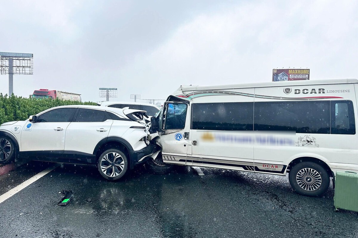 Xe Lexus chèn ép trên cao tốc: Hành vi "dằn mặt" có thể gây tai nạn thảm khốc