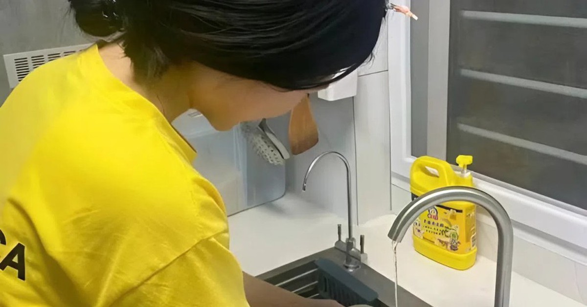 Nữ sinh ở nhờ nhà bác 4 năm, ngày ra trường mới biết bố mẹ đã trả hơn 100 triệu tiền ăn ở