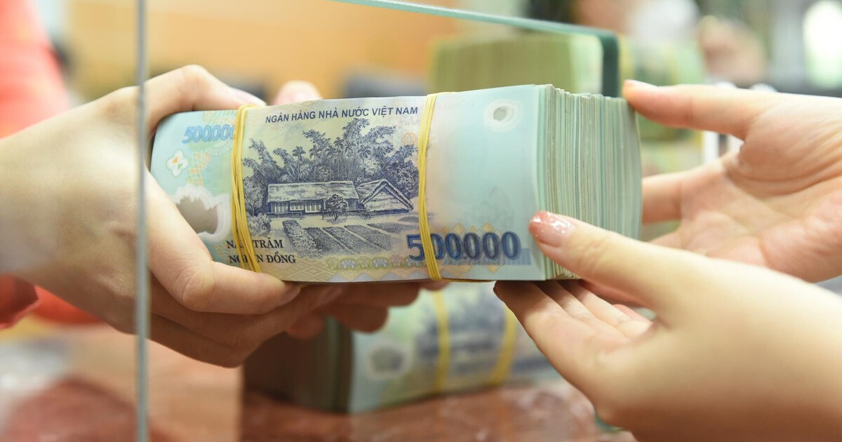 Tiền gửi dân cư vào ngân hàng vượt 11, 2 triệu tỷ đồng, lập kỷ lục mới