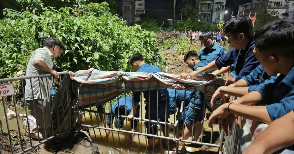Đơn vị phụ trách thoát nước nói gì về vụ nam sinh ngã xuống cống tử vong?