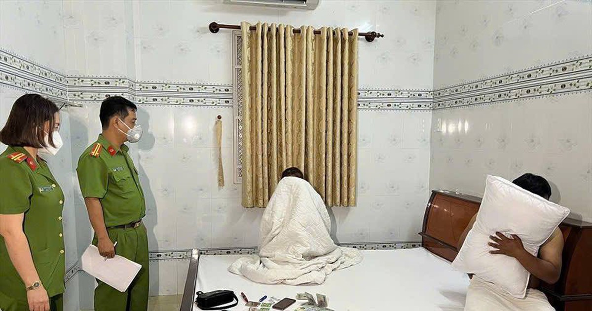 Kiểm tra homestay lúc 0h30", phát hiện đường dây "sex tour" giá 10-15 triệu đồng/lượt