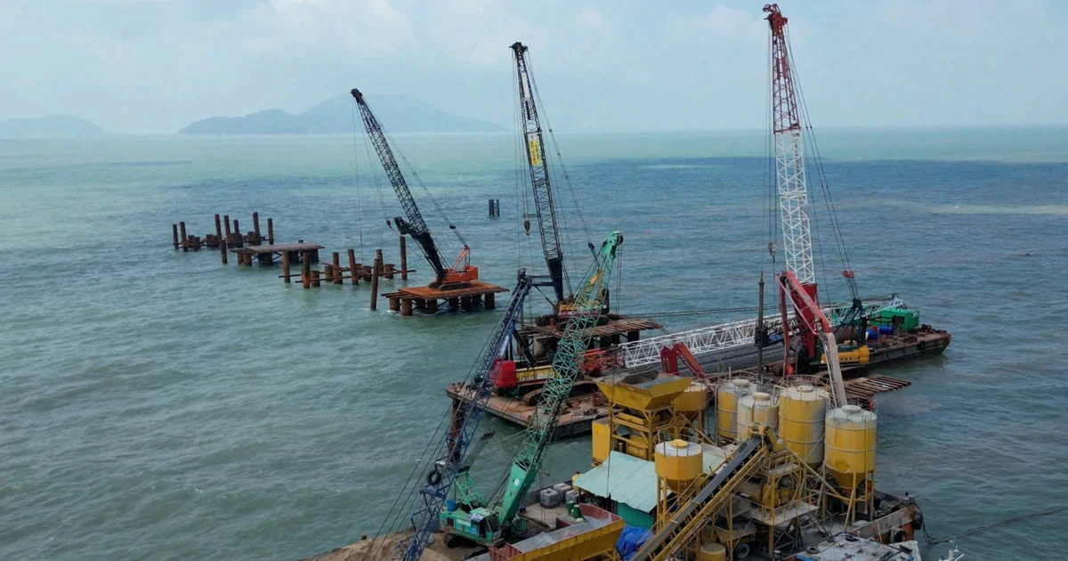 Cận cảnh thi công cầu vượt biển 18,5km ra Hòn Khoai