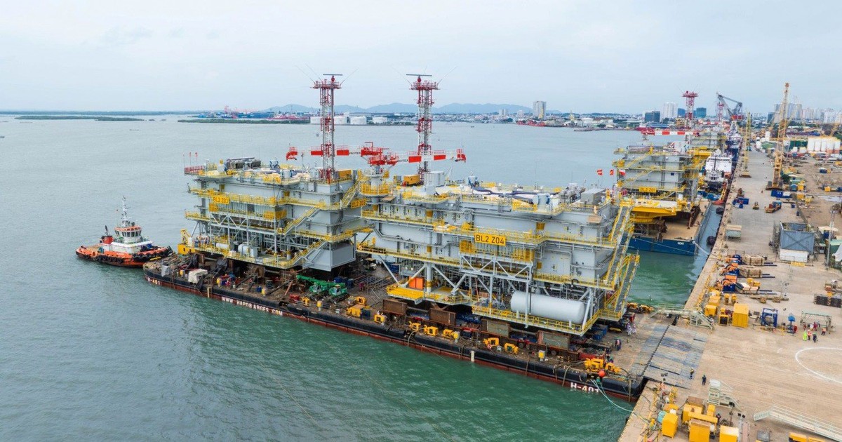 Lần đầu tiên Việt Nam xuất khẩu sang châu Âu 4 công trình điện khổng lồ: Cao bằng tòa nhà 15 tầng, nặng tương đương 20 chiếc máy bay Boeing 777