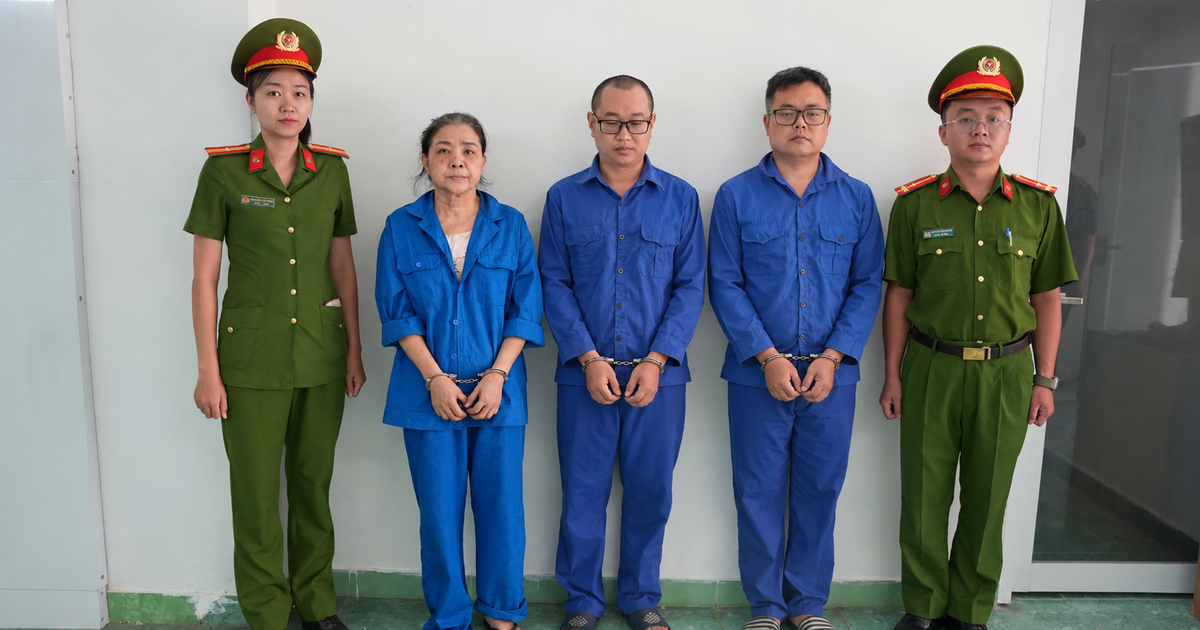 Bắt tạm giam một giám đốc công ty in ấn cùng 2 người khác liên quan đến 21.000 quyển sách