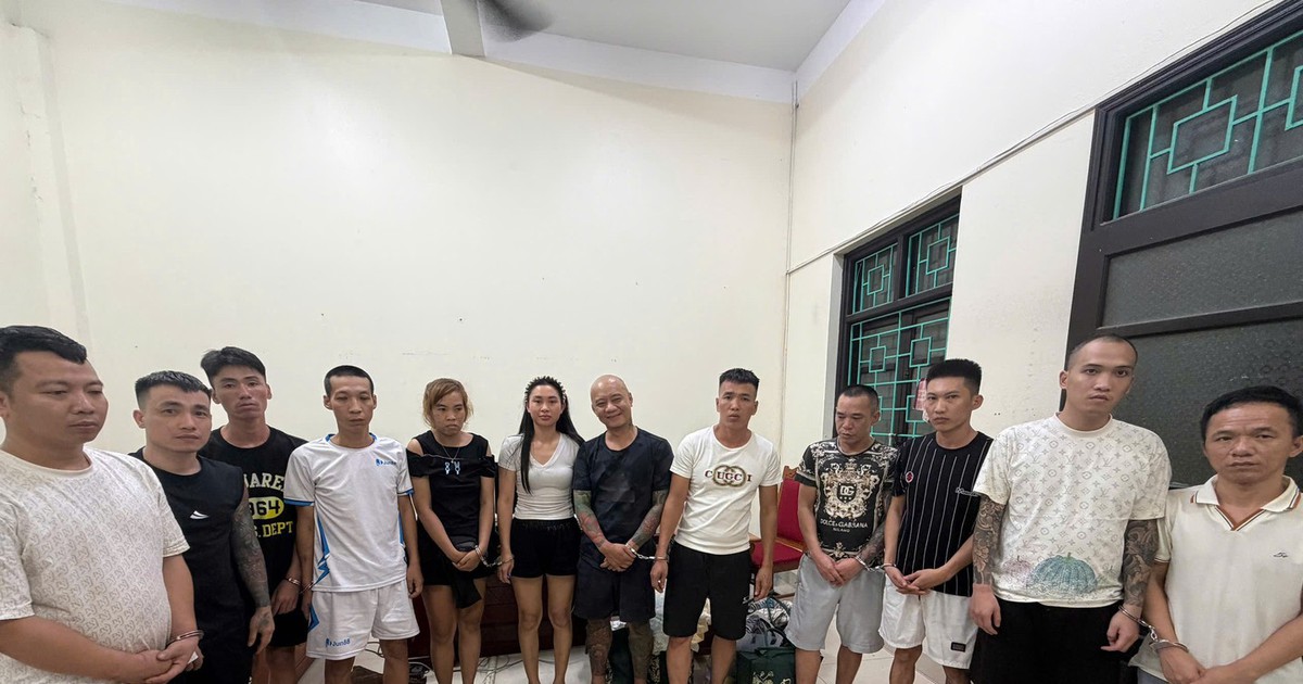 Công an đồng loạt khám xét, bắt giữ Trịnh Thị Châm SN 1993 và 11 người